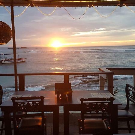 Coral Seas Beach Hikkaduwa Exterior photo
